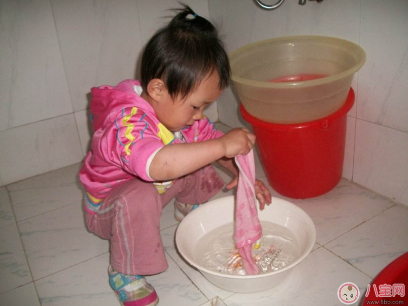 孩子的衣服怎么洗才最干凈 把孩子的衣服洗得干凈的方法 孩子的衣服怎么洗才最干凈 把孩子的衣服洗得干凈的方法