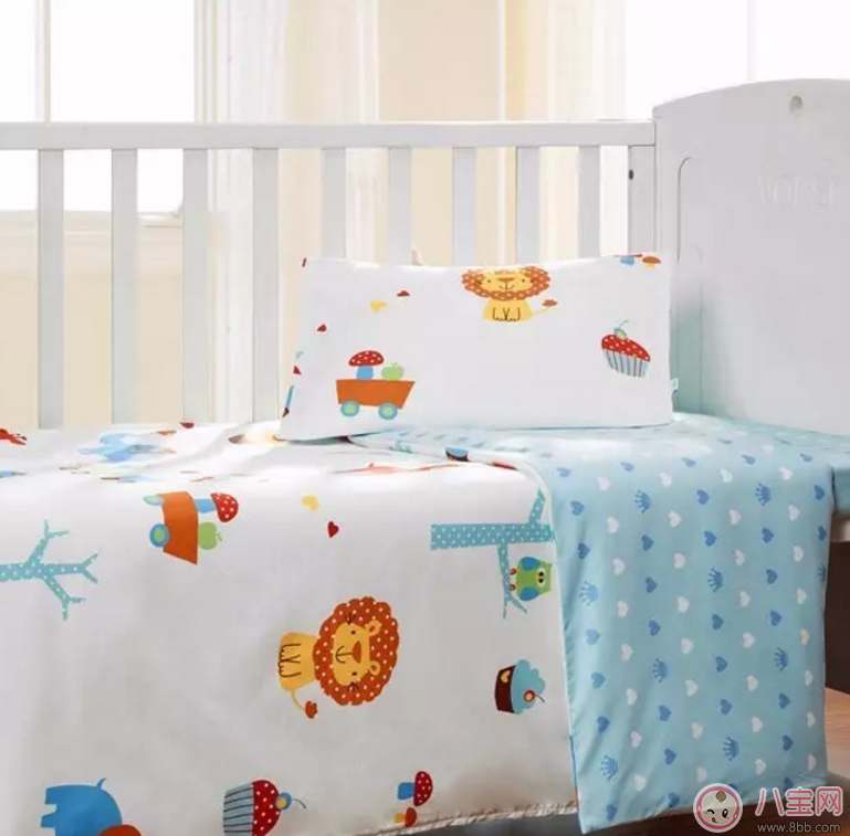 換季怎么給寶寶添新被 寶寶的被子如何選 換季怎么給寶寶添新被 寶寶的被子如何選