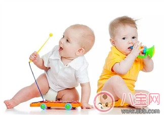 嬰兒應(yīng)該學(xué)習(xí)探索嗎 家長如何協(xié)助嬰兒探索學(xué)習(xí)