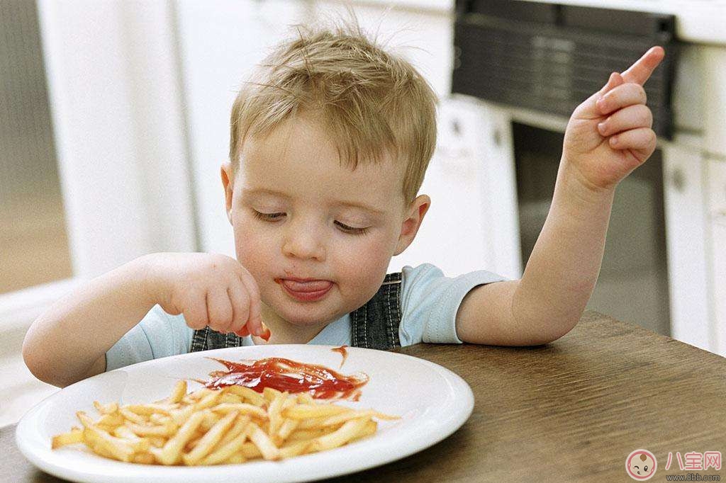 國慶節帶寶寶外出就餐千萬別坐錯 寶寶坐在哪里最安全 國慶節帶寶寶外出就餐千萬別坐錯 寶寶坐在哪里最安全