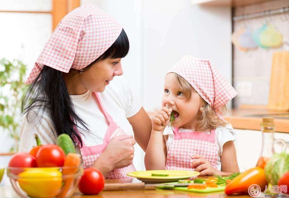 國慶節帶寶寶外出就餐千萬別坐錯 寶寶坐在哪里最安全 國慶節帶寶寶外出就餐千萬別坐錯 寶寶坐在哪里最安全