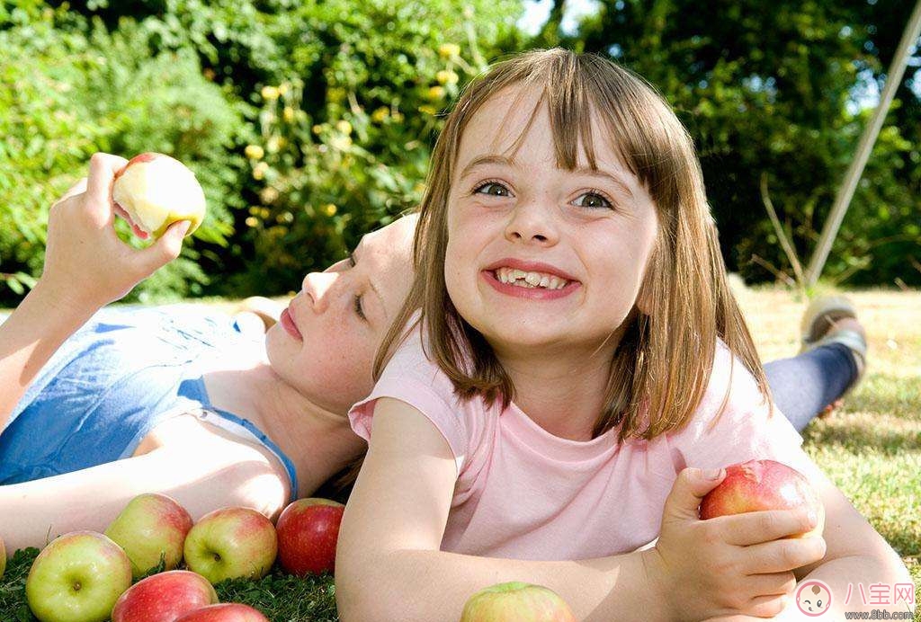 國慶節帶寶寶外出就餐千萬別坐錯 寶寶坐在哪里最安全 國慶節帶寶寶外出就餐千萬別坐錯 寶寶坐在哪里最安全