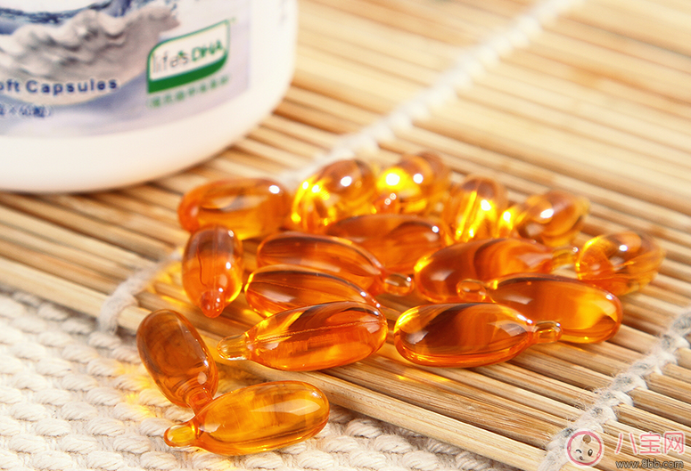 寶寶吃魚油會性早熟嗎 寶寶吃魚油還是藻油哪個好