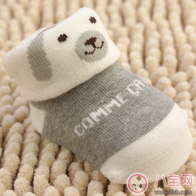 怎么給寶寶挑選襪子 這幾種襪子趕緊丟