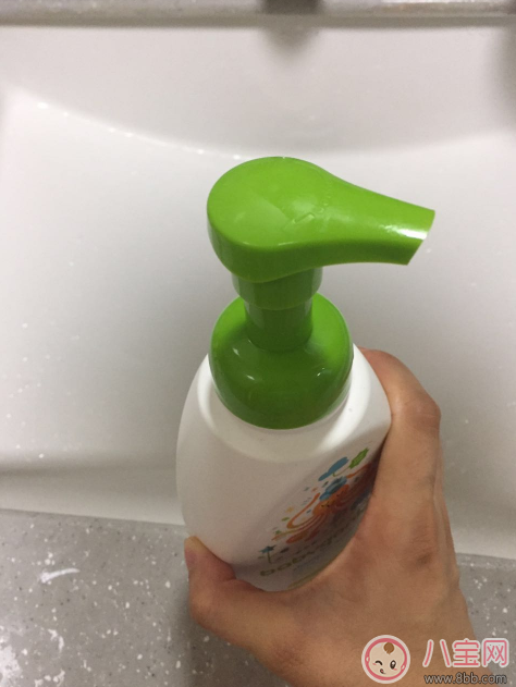 甘尼克嬰兒洗發沐浴露好不好 寶寶用甘尼克洗發沐浴露洗得干凈嗎