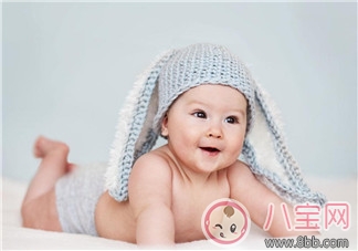 為什么要定時給寶寶修剪指甲 修剪指甲如何分散寶寶注意力 為什么要定時給寶寶修剪指甲 修剪指甲如何分散寶寶注意力