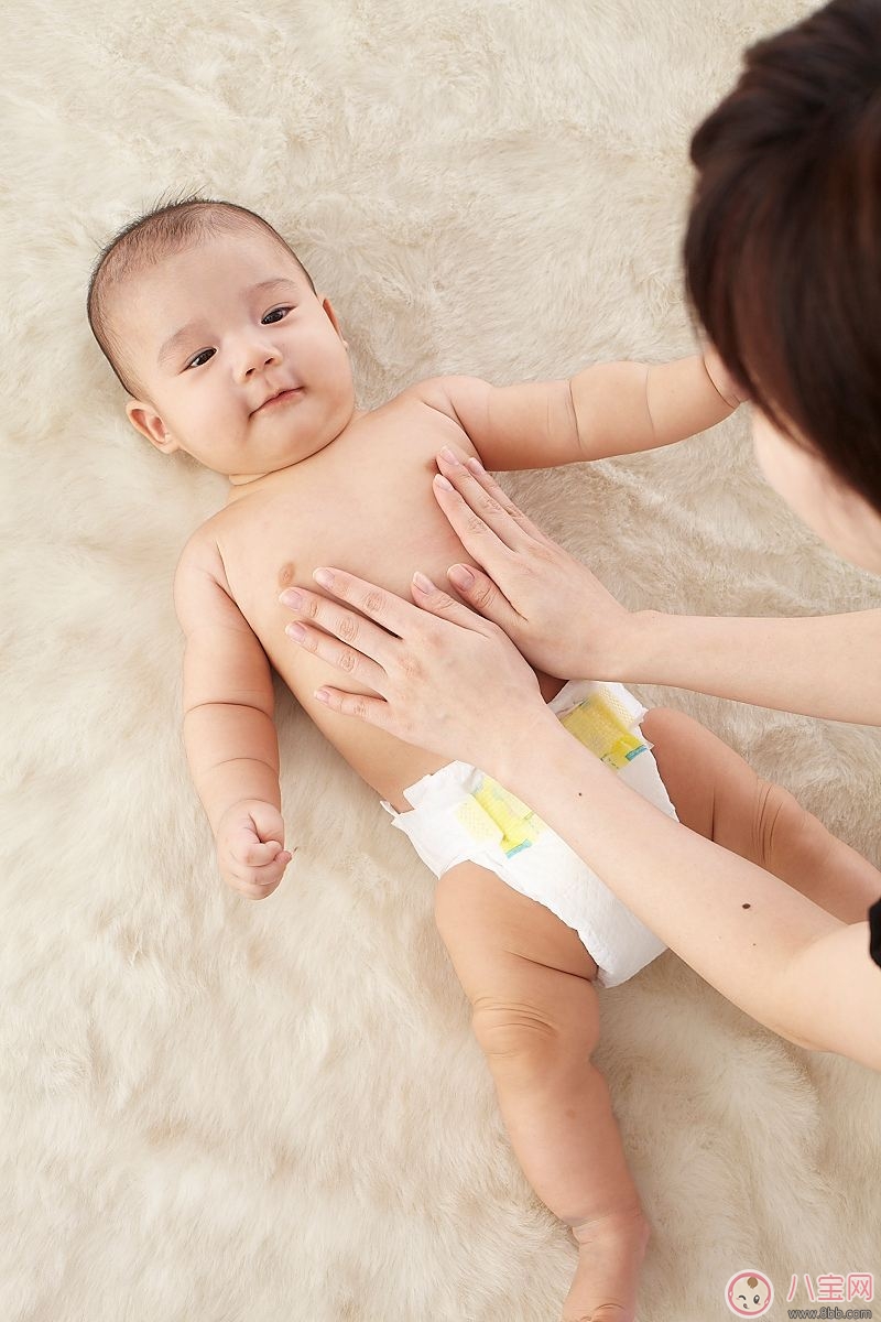 秋季寶寶皮膚干燥是氣候問題嗎 寶寶皮膚保濕怎么做 秋季寶寶皮膚干燥是氣候問題嗎 寶寶皮膚保濕怎么做