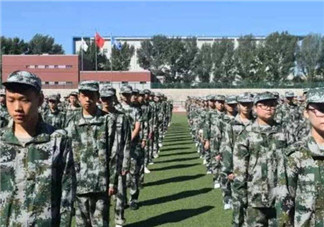 2017高中軍訓(xùn)感受800字作文 2017軍訓(xùn)總結(jié)800字高中作文心得