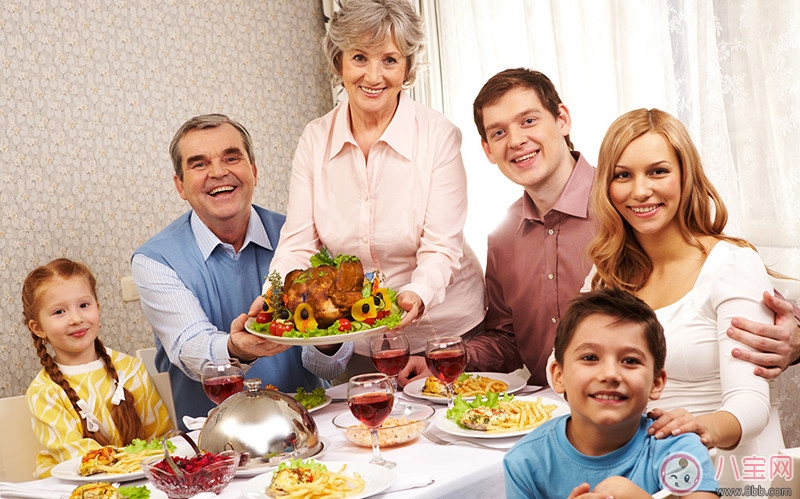 中秋節全家一起吃飯的好處 如何讓家族聚餐變有趣