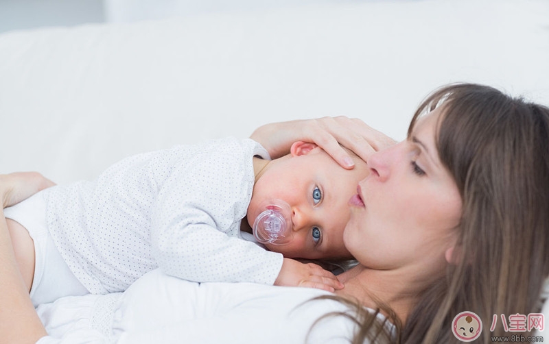 孩子在公眾場合哭鬧怎么辦 如何應(yīng)對(duì)國慶節(jié)孩子哭鬧