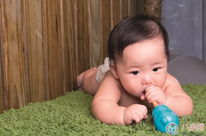 尿布和紙尿褲哪個更好 紙尿褲選擇標準什么樣的紙尿褲才是好紙尿褲