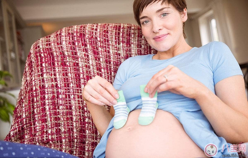 秋季孕期應該如何選擇合適的鞋子 哪些鞋子孕期不宜穿 秋季孕期應該如何選擇合適的鞋子 哪些鞋子孕期不宜穿