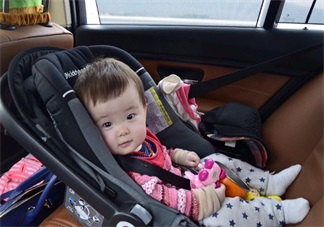 國(guó)慶出行孩子發(fā)燒了怎么辦 孩子旅途突發(fā)疾病治療方案