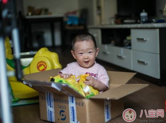 寶寶喜歡翻箱倒柜搞破壞怎么辦 怎么引導(dǎo)教育寶寶不要亂翻東西 寶寶喜歡翻箱倒柜搞破壞怎么辦 怎么引導(dǎo)教育寶寶不要亂翻東西