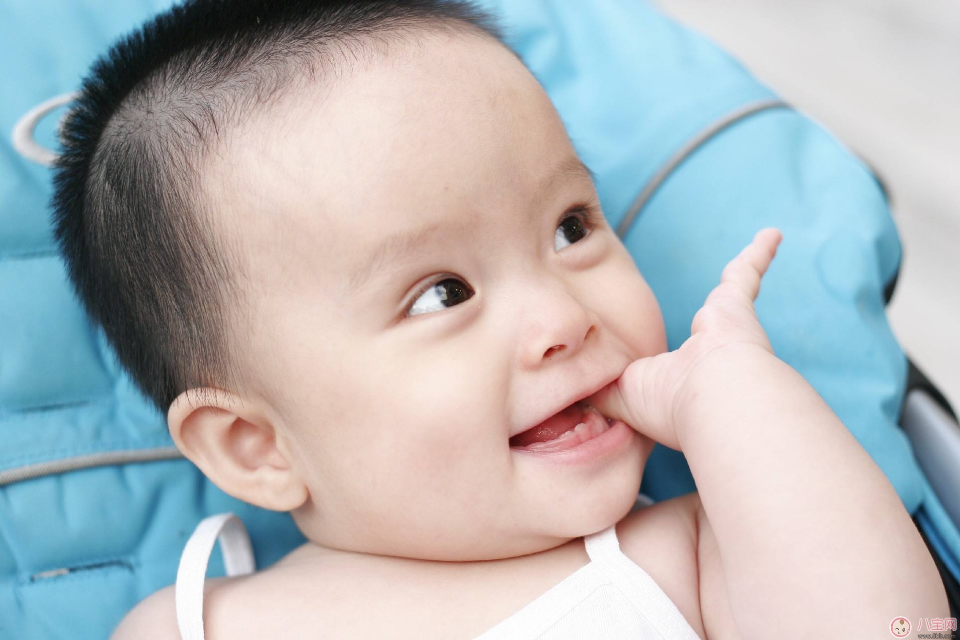 幼兒愛咬指甲怎么辦 如何戒掉孩子咬指甲的習慣 幼兒愛咬指甲怎么辦 如何戒掉孩子咬指甲的習慣