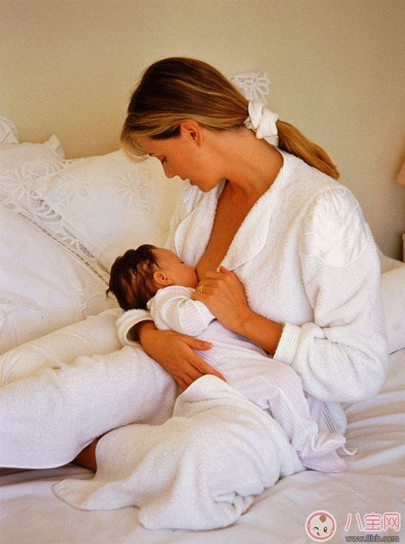 夜間哺乳對寶寶有哪些影響 如何斷絕夜間哺乳 