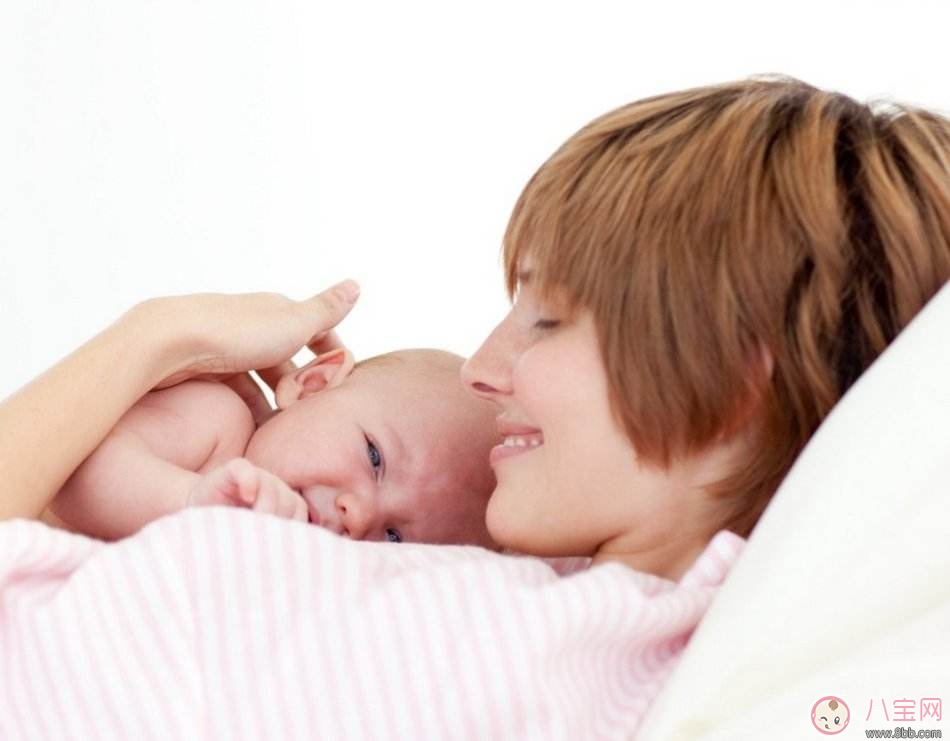 哺乳時(shí)寶寶流汗過多是健康就問題嗎 如何減少寶寶哺乳時(shí)汗流過多 哺乳時(shí)寶寶流汗過多是健康就問題嗎 如何減少寶寶哺乳時(shí)汗流過多