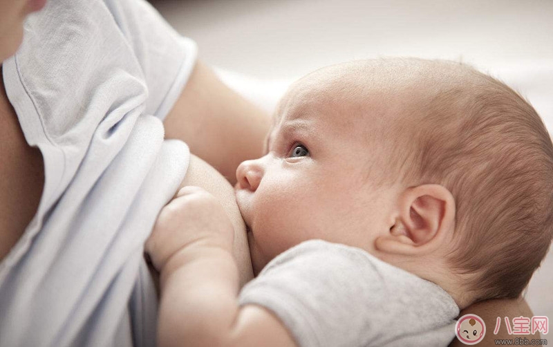 哺乳時(shí)寶寶流汗過多是健康就問題嗎 如何減少寶寶哺乳時(shí)汗流過多 哺乳時(shí)寶寶流汗過多是健康就問題嗎 如何減少寶寶哺乳時(shí)汗流過多