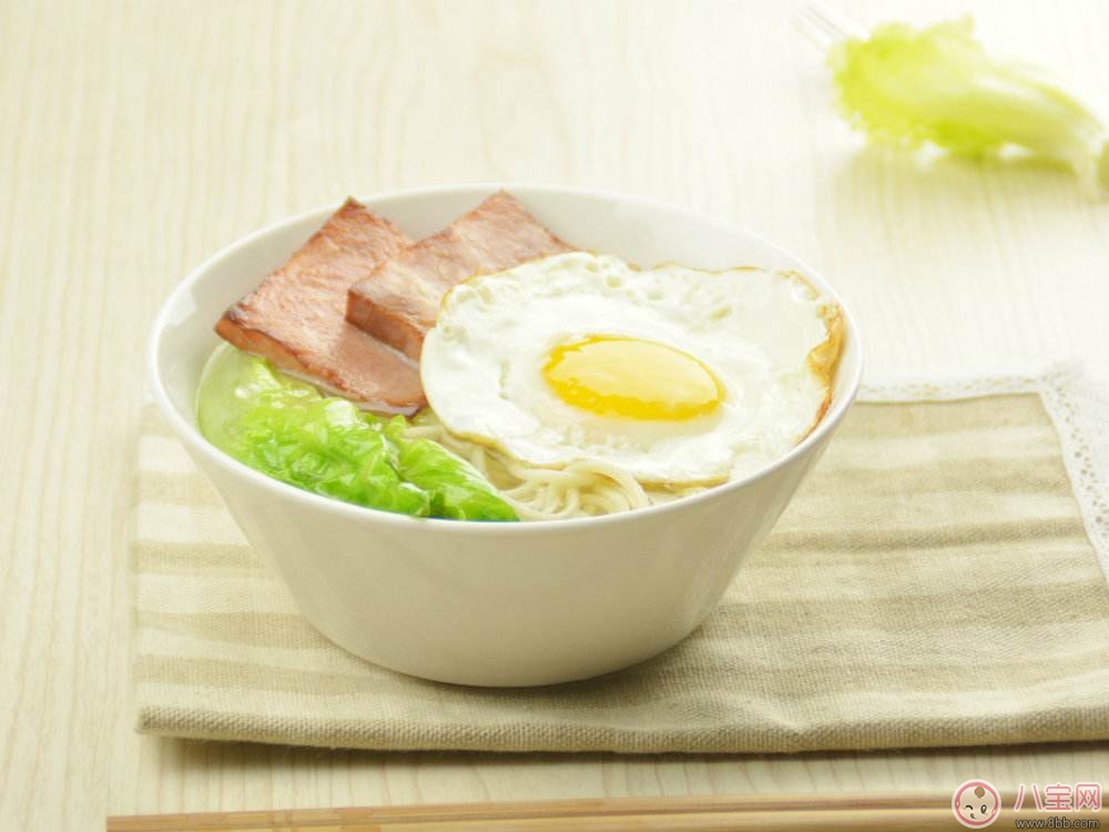 什么會(huì)引起寶寶濕疹 哺乳期寶寶濕疹媽媽怎么吃比較好 什么會(huì)引起寶寶濕疹 哺乳期寶寶濕疹媽媽怎么吃比較好