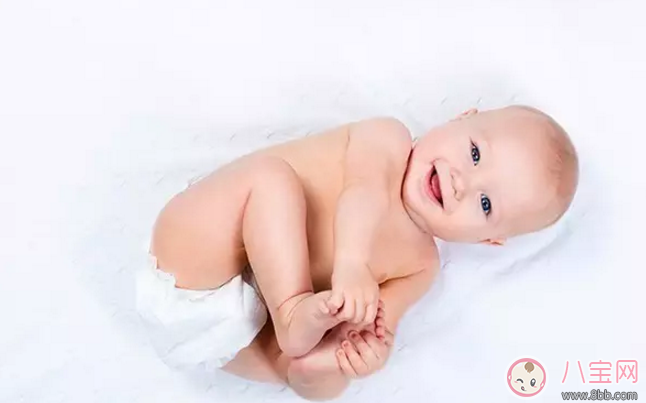 兩個月寶寶頭朝一邊睡怎么糾正 寶寶頭朝著一邊睡會變形嗎