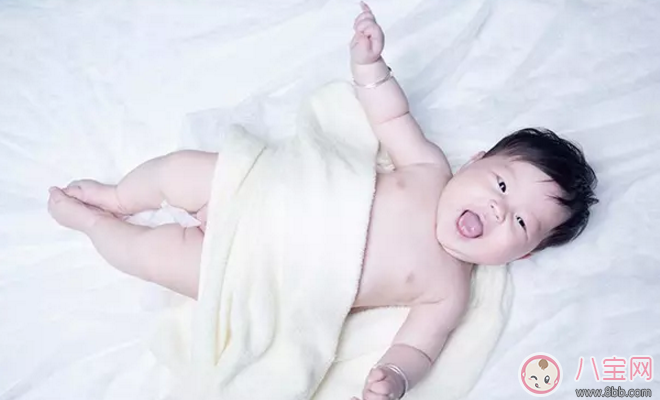 兩個月寶寶頭朝一邊睡怎么糾正 寶寶頭朝著一邊睡會變形嗎