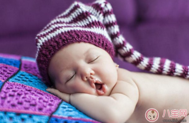 寶寶出生后第一天怎么過 寶寶出生后第一天怎么照顧寶寶