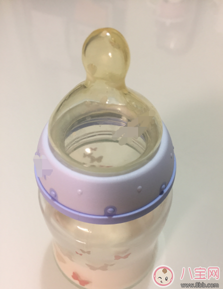 孩子吃奶乳頭混淆了怎么辦 怎么用奶瓶模擬親喂