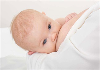 孩子吃奶乳頭混淆了怎么辦 怎么用奶瓶模擬親喂