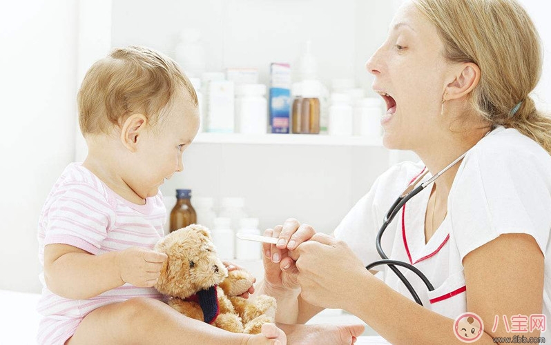 幼兒扁桃體炎反復(fù)發(fā)作怎么辦 如何治療幼兒扁桃腺炎 幼兒扁桃體炎反復(fù)發(fā)作怎么辦 如何治療幼兒扁桃腺炎