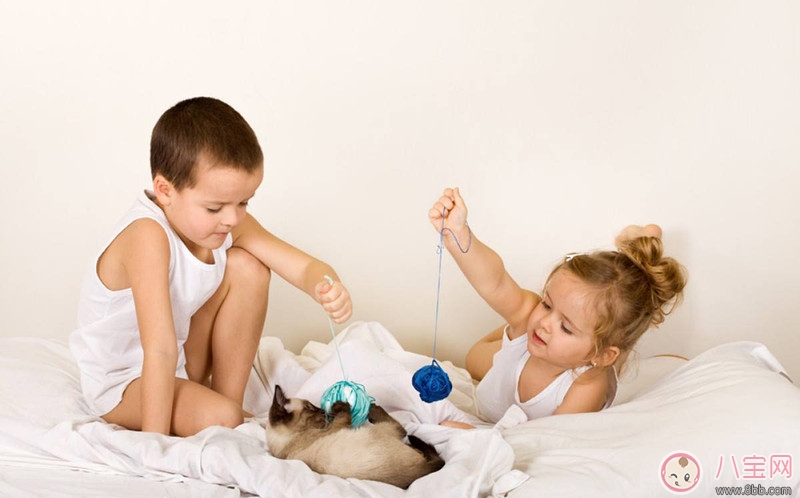 寶寶粘人高需求好不好 如何培養孩子獨立玩耍的性格