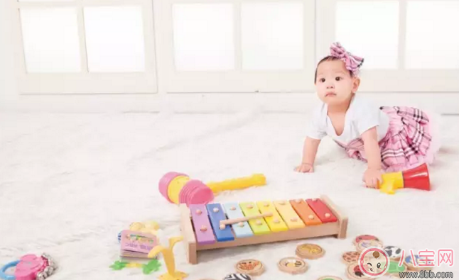 6-7個(gè)月的寶寶早教游戲方法 6-7個(gè)月的寶寶早教方案
