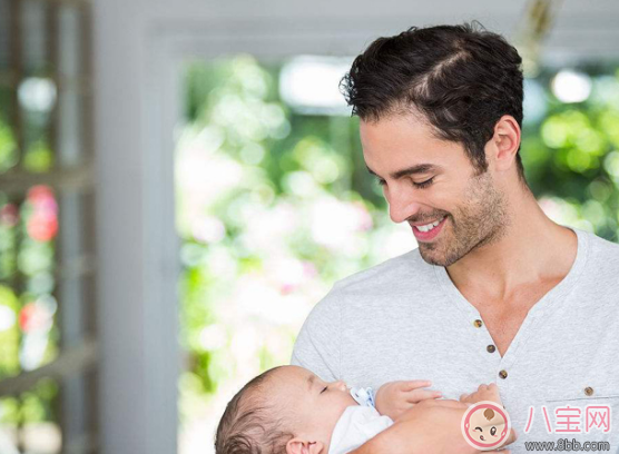 爸爸帶寶寶出門要帶哪些東西 爸爸帶寶寶必需品哪些