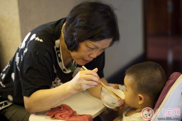 和婆婆帶孩子有分歧怎么辦 怎么化解媽媽和婆婆帶孩子的矛盾 和婆婆帶孩子有分歧怎么辦 怎么化解媽媽和婆婆帶孩子的矛盾