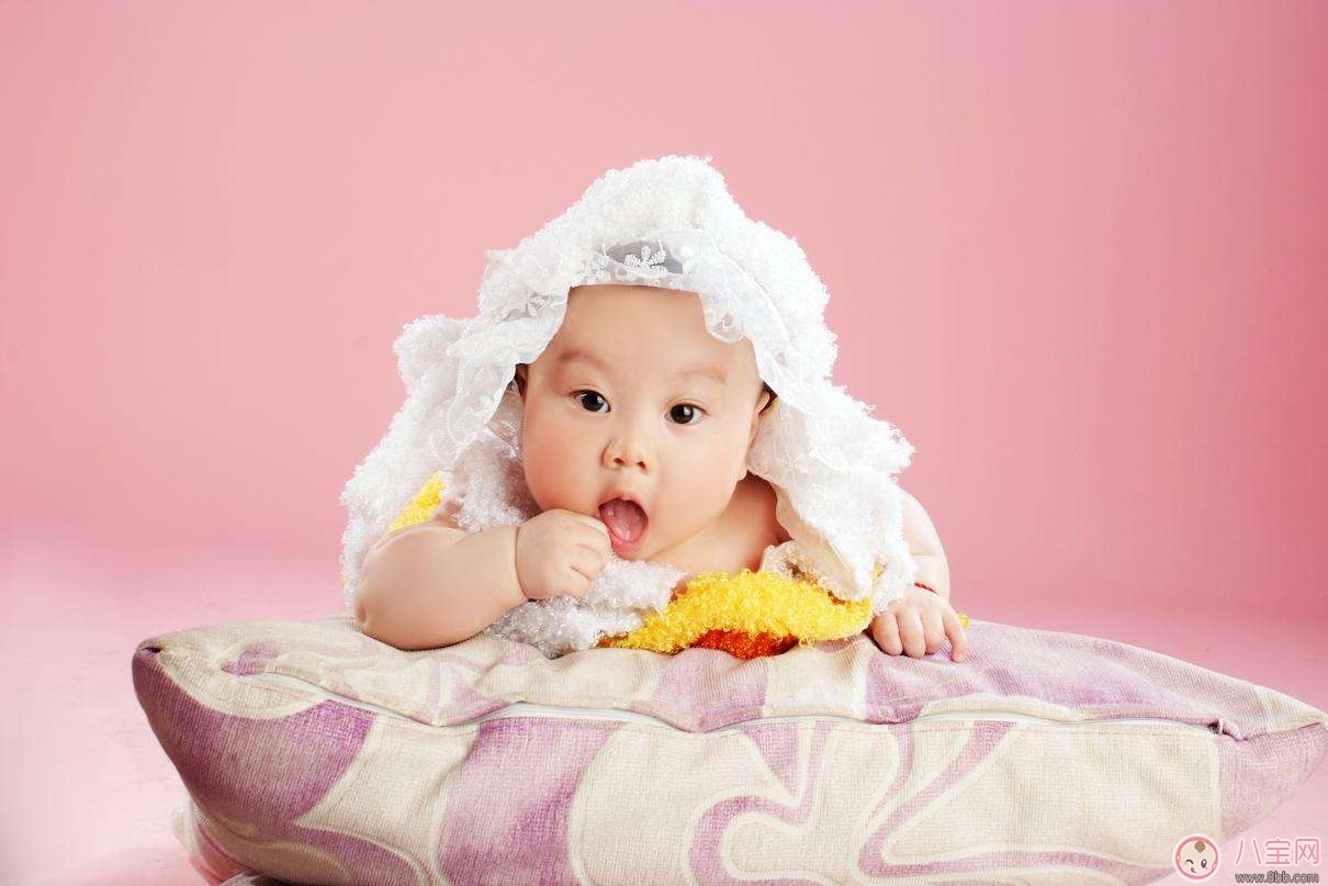 嬰兒為什么愛吃手指 如何預(yù)防小孩吃手指習(xí)慣