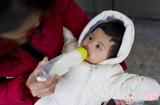 寶寶不會爬怎么教 怎么讓孩子會爬