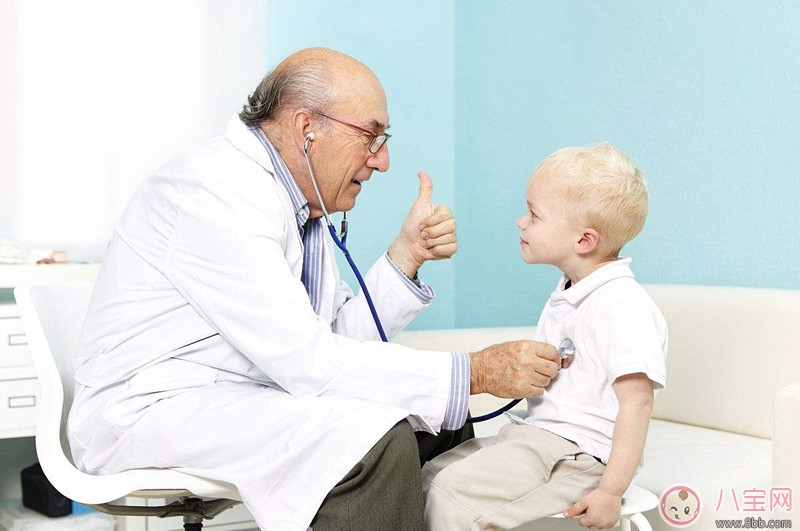 小兒扁桃體反復腫大發(fā)燒如何推拿 怎么推拿治療寶寶扁桃體發(fā)炎疼痛