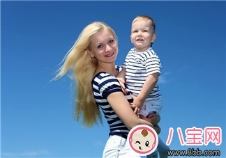 帶寶寶出門要帶什么 媽媽袋里的必備清單有哪些