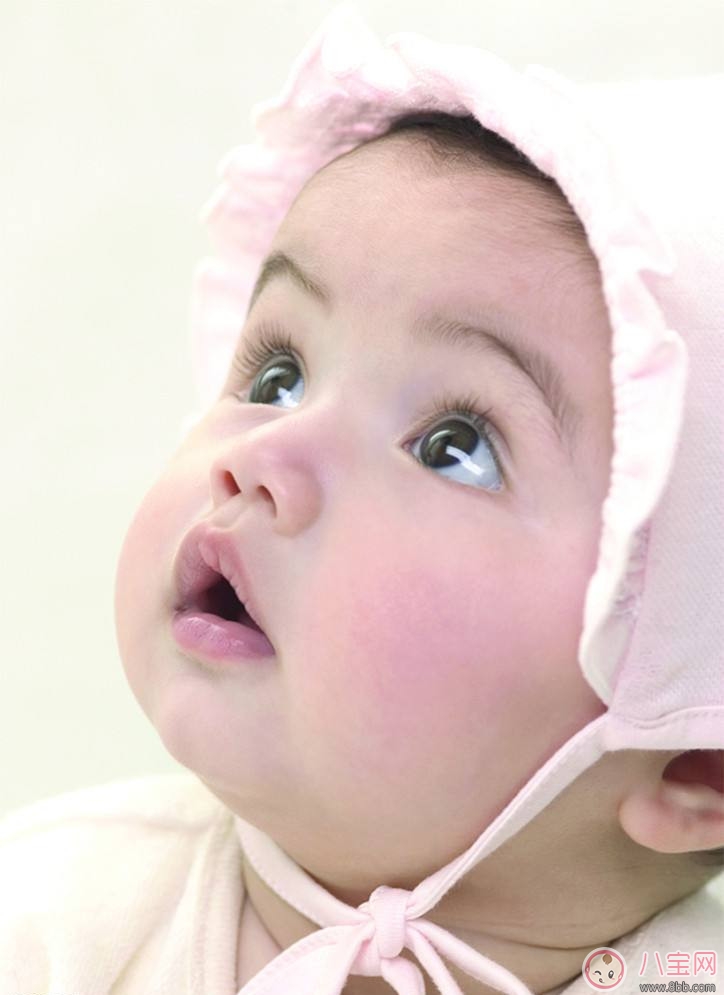 新生兒頭皮上的乳痂是什么 如何照顧新生嬰兒的皮膚