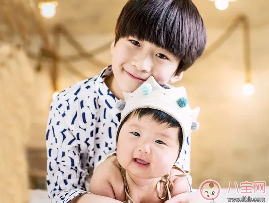 大寶和二寶不和怎么辦 二胎家庭怎么處理大寶和二寶的關(guān)系