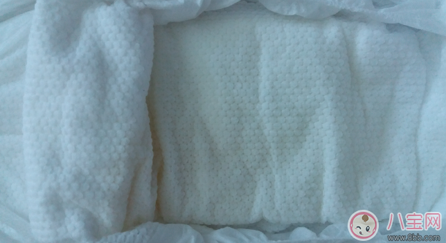 Nuby紙尿褲和白幫好奇金裝花王哪個(gè)好 Nuby鉑金紙尿褲深度測(cè)評(píng)