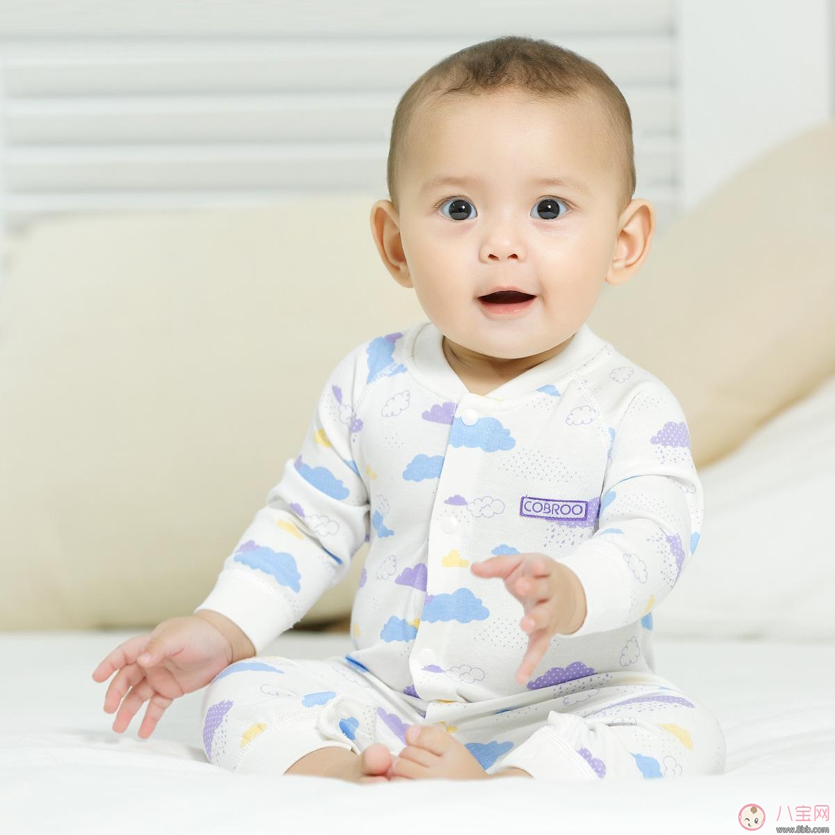 嬰幼兒應(yīng)該穿什么衣服 怎么挑選嬰兒衣服