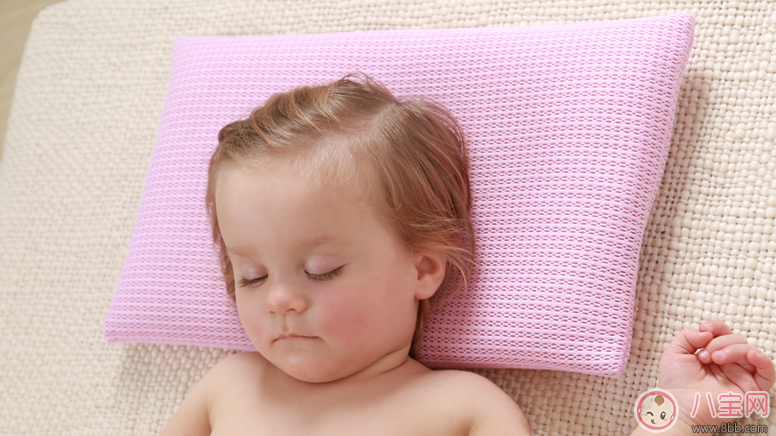 寶寶枕頭選什么樣的比較好 怎么給寶寶選枕頭