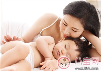 晚上寶寶好動怎么辦 晚上怎么哄寶寶睡覺 晚上寶寶好動怎么辦 晚上怎么哄寶寶睡覺