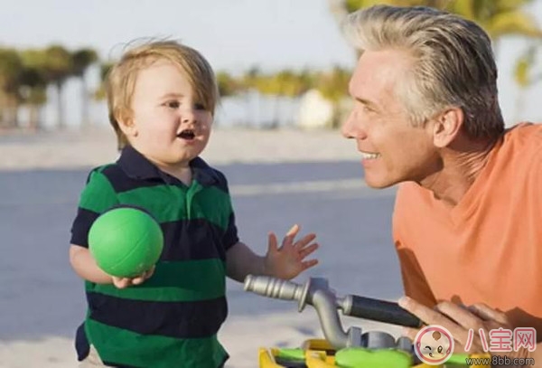 孩子跟父母在一起才是最開心的 老人帶孩子的影響 孩子跟父母在一起才是最開心的 老人帶孩子的影響