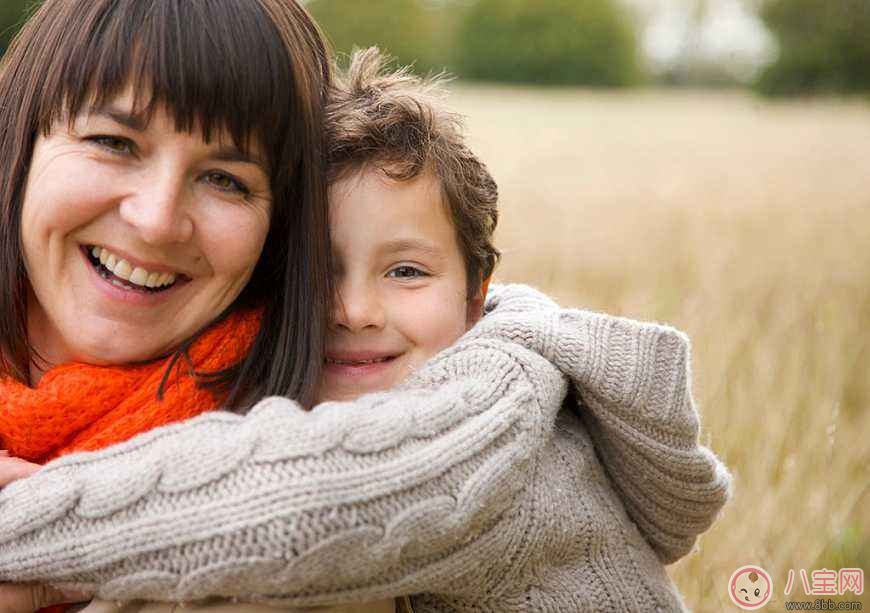 帶孩子生病了累了的說說心情短句 怎么發帶孩子累了的說說朋友圈