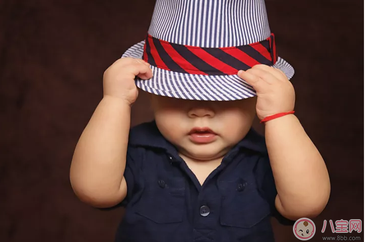 孩子睡覺掉發嚴重怎么辦 為什么孩子會嚴重脫發