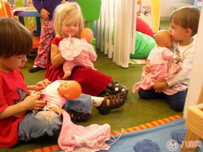 不同年齡段的孩子如何進行角色扮演游戲 幼兒好玩的角色扮演游戲有哪些