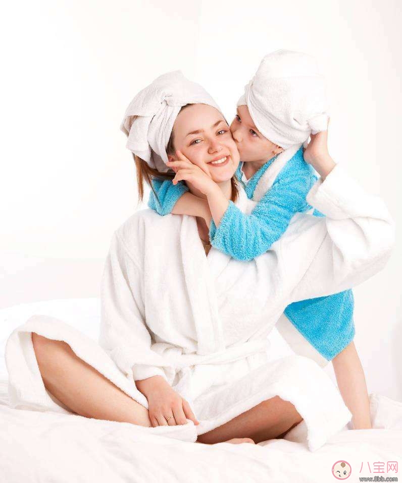 如何清洗嬰幼兒的頭發 不同發質的寶寶頭發怎么清洗