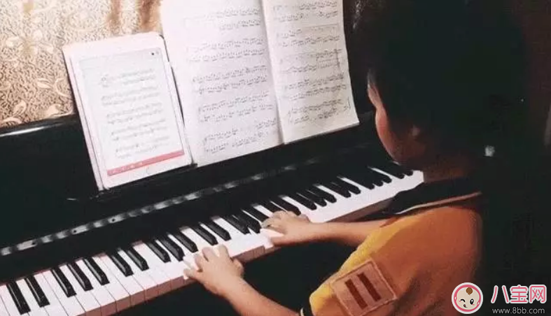 為什么明星的兒女鋼琴都彈得那么好 如何陪孩子練琴