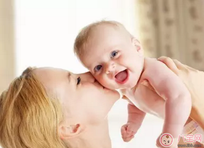 怎么讓孩子接受新奶瓶 寶寶拒絕奶瓶是正常的現(xiàn)象嗎